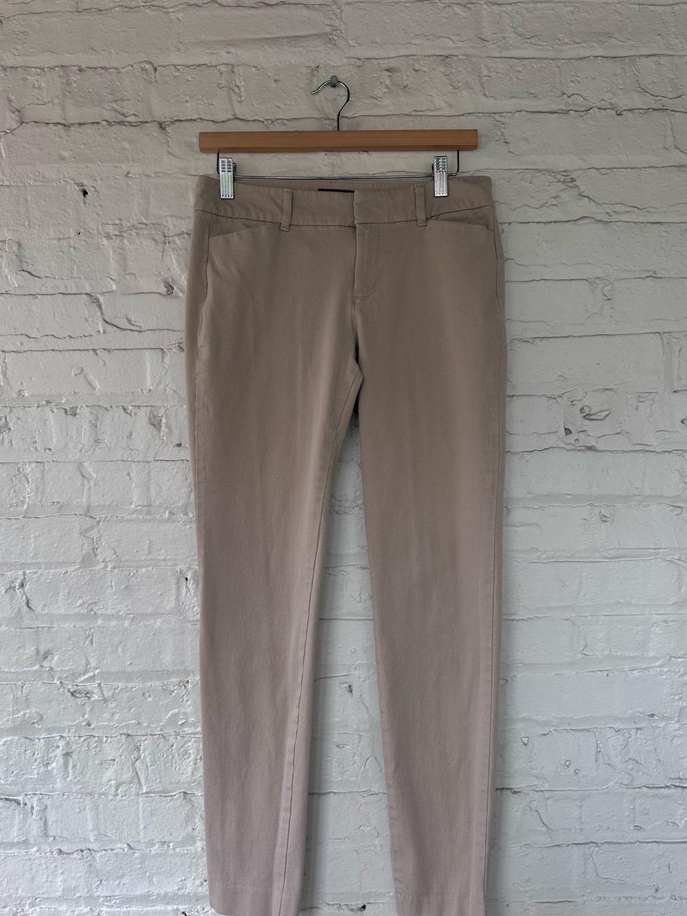 Old Navy Straight-Leg Women's Khakis in Taupe